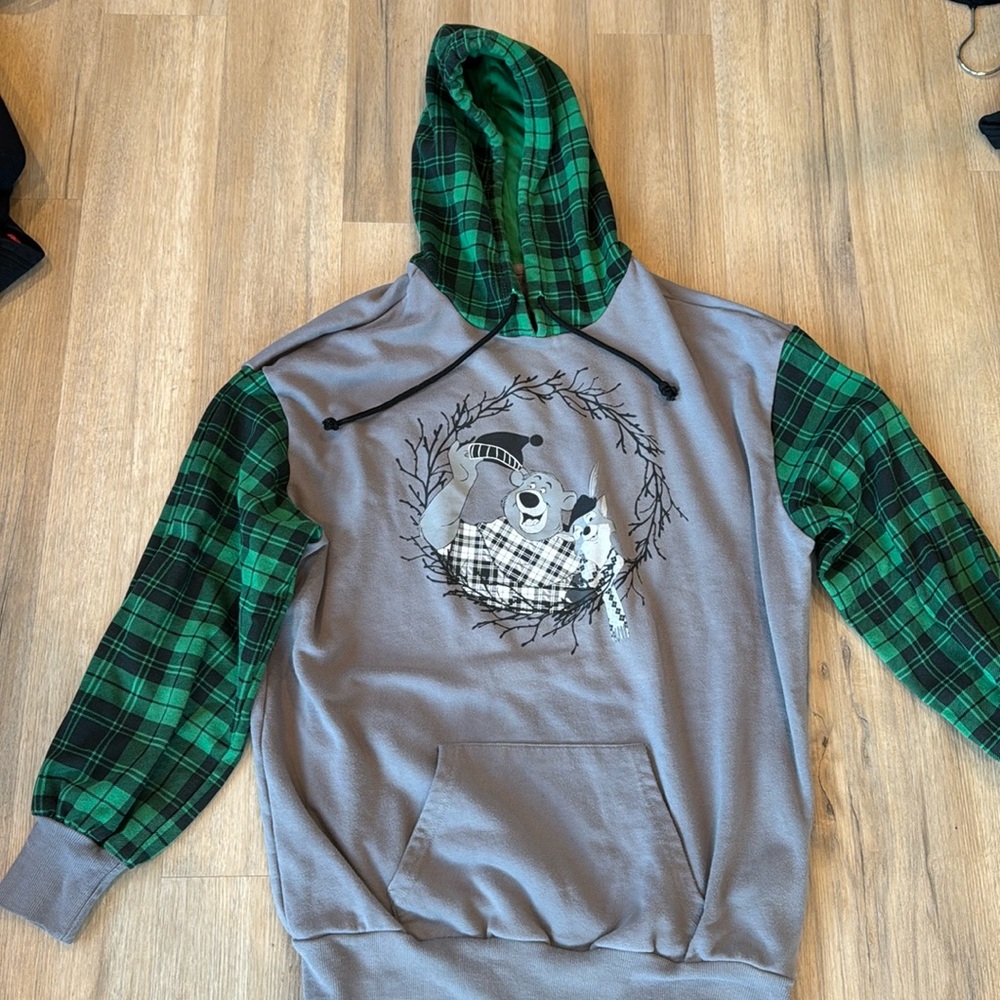 Disney Robin Hood and Little John sweatshirt size m Disneyland Park (used)